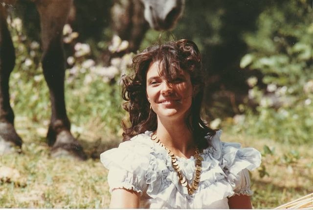  Valeria Cavalli looks gorgeous in her white dress.
